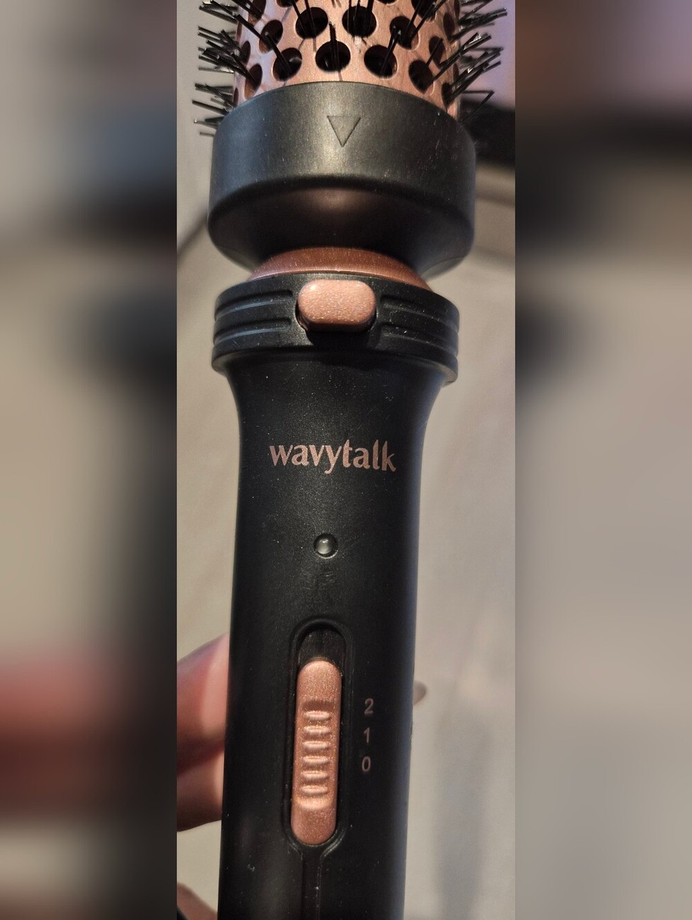 Wavytalk Rose Gold and Black Heated Round Styling Brush - Picture 2 of 3